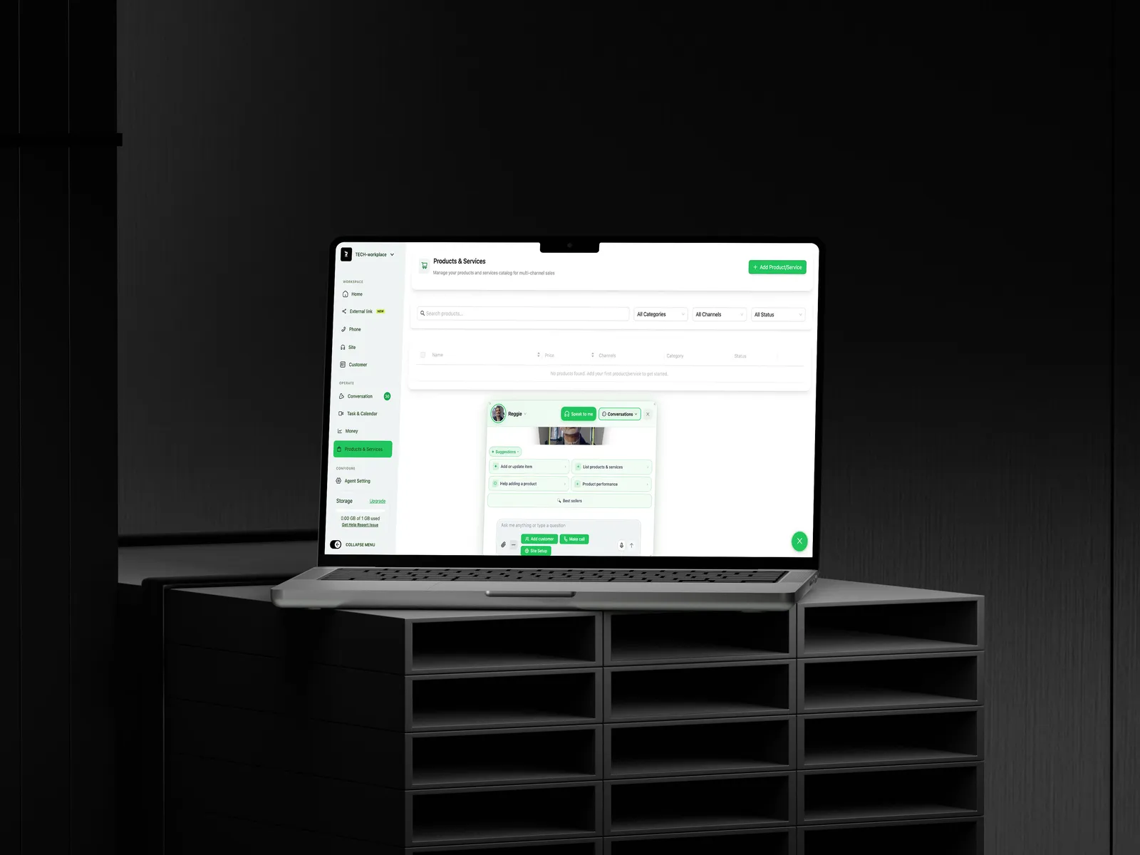 RAG Advise products and services catalog with the assistant panel on a laptop
